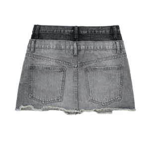 Trendy Y2K Dark Denim Mini Skirt - Iconic 2000s Fashion Essential