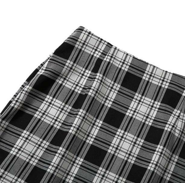 Y2K Fashion Black and White Plaid Mini Skirt - 2000s Style Essential