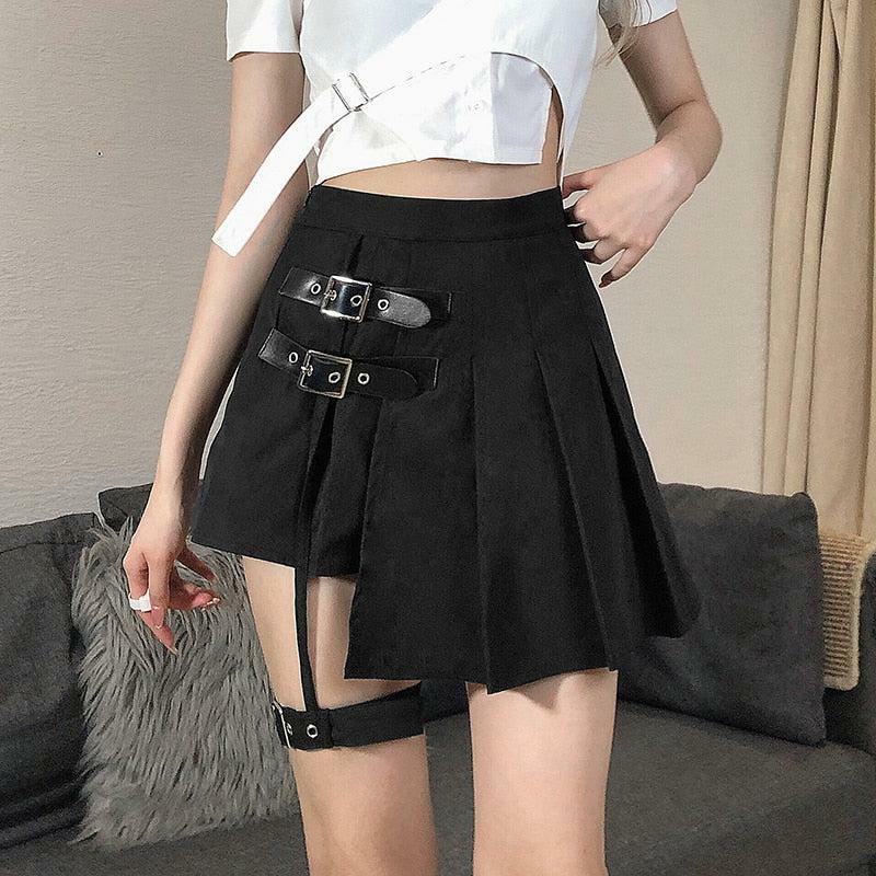 Y2K Fashion Goth Belt Detail Mini Skirt - 2000s Style Aesthetic Outfit