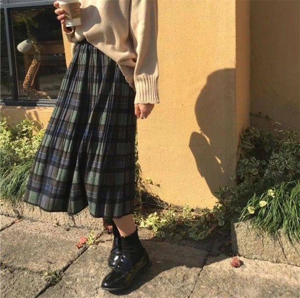 Y2K Fashion Grandmacore Skirt: Embrace 2000s Style with Vintage Vibes