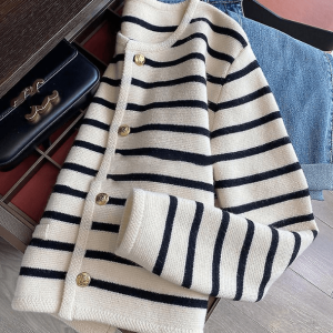 Y2K Fashion Nautical Sweater: Trendy 2000s Style for Effortless Looks