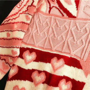 Y2K Fashion Sweetheart Sweater: Trendy 2000s Style for Modern Looks